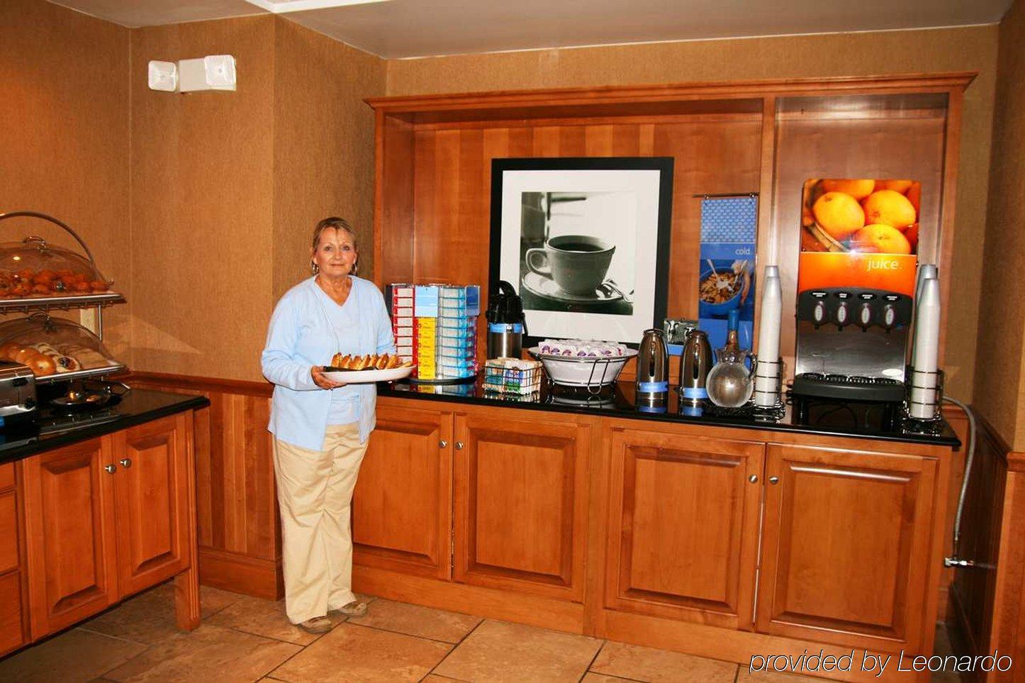 Hampton Inn & Suites Fremont Restaurante foto